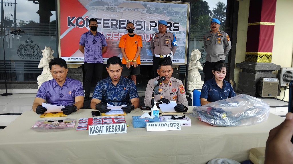 Dokumentasi dari - Gunakan Barcode Palsu, Polres Badung Ungkap Praktik Penyelewengan BBM Pertalite