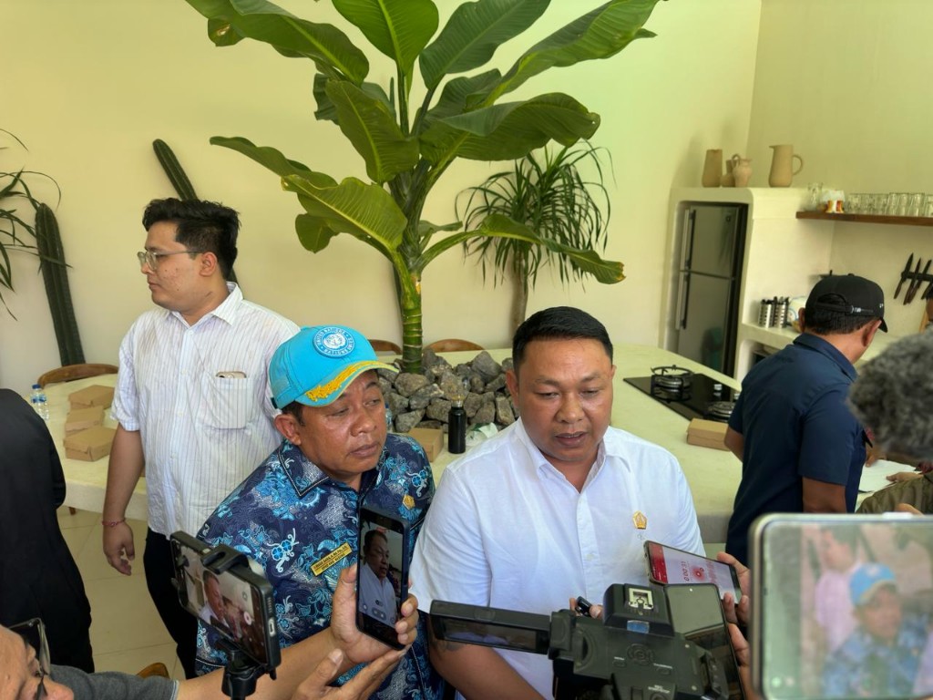 Lanang Umbara Himbau Investor Tak Caplok Sempadan Sungai - Pantai di Badung