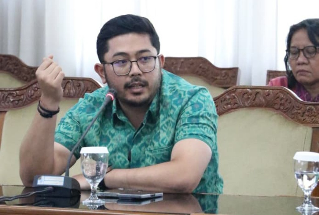 Bali Kehilangan Ribuan Hektare Sawah, Ajus Linggih Usulkan Perda Melindungi Hasil Bumi dan Produk Lokal  