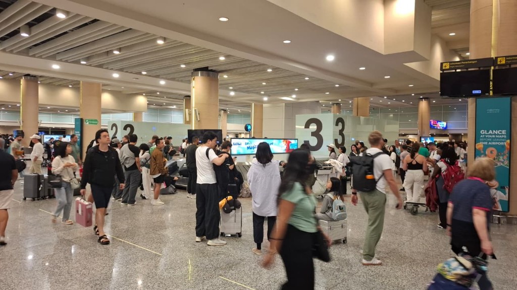 Blackout; Bandara I Gusti Ngurah Rai Memohon Maaf, 74 Penerbangan Terganggu 