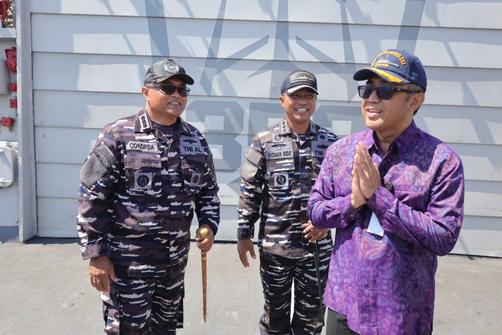 Kapal Perang KRI Yos Sudarso di Pelabuhan Benoa, Mantapkan Sinergi Perkuat Koordinasi Lintas Sektor 