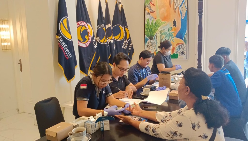 Dokumentasi dari - Sambut HUT ke-14, DPW NasDem Bali Cek Periksa Kesehatan Gratis 