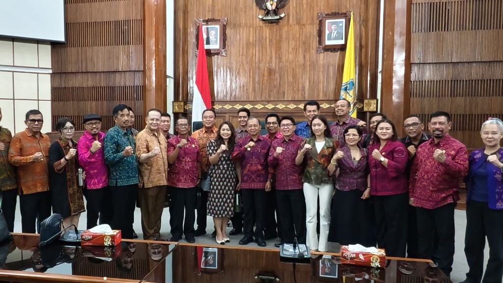 Dokumentasi dari - Gubernur Koster Apresiasi Pansus TRAP DPRD Bali: Saatnya Bersih-bersih dan Tegakkan Tata Ruang yang Berkeadilan