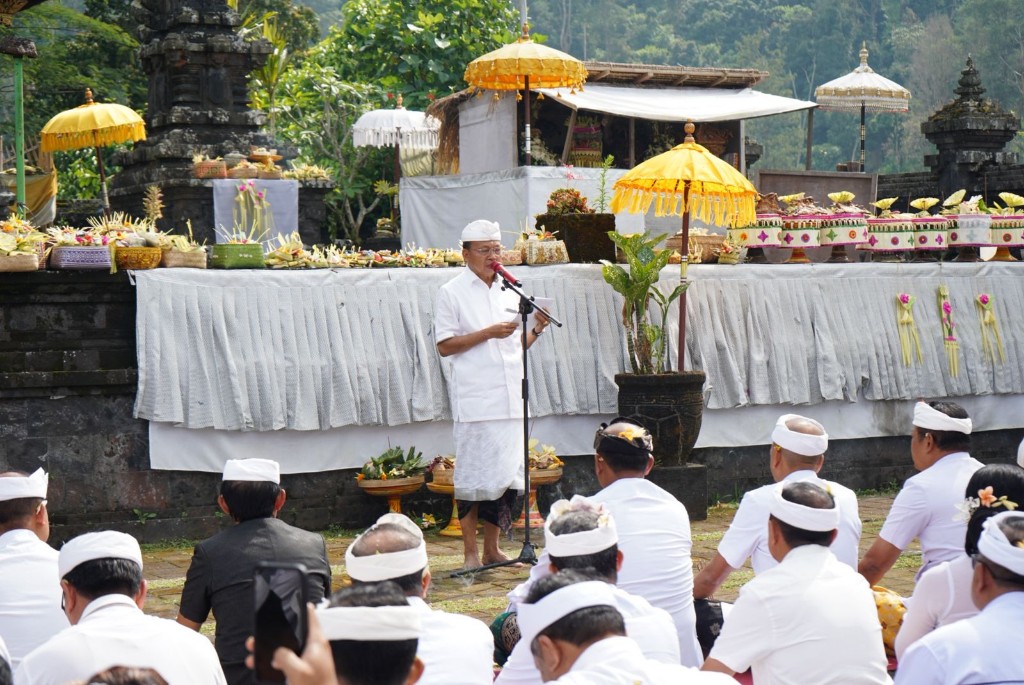 Dokumentasi dari - Lestarikan Kearifan Lokal Lewat Perayaan Tumpek Wariga di Pura Pengubengan Besakih 