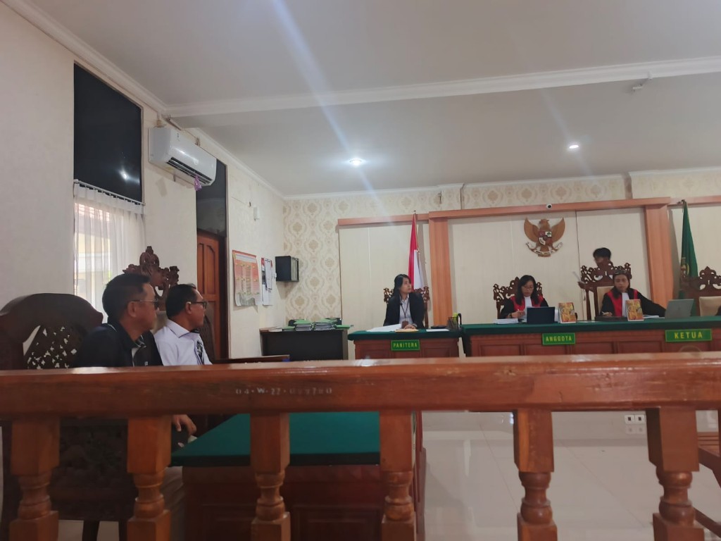 Dokumentasi dari - Sidang Lanjutan di PN Denpasar, Gus Adhi Kembali Sayangkan KJPP Tak Hadirkan Saksi Dugaan Skandal Proses Jual-Beli Tanah untuk PKB Klungkung