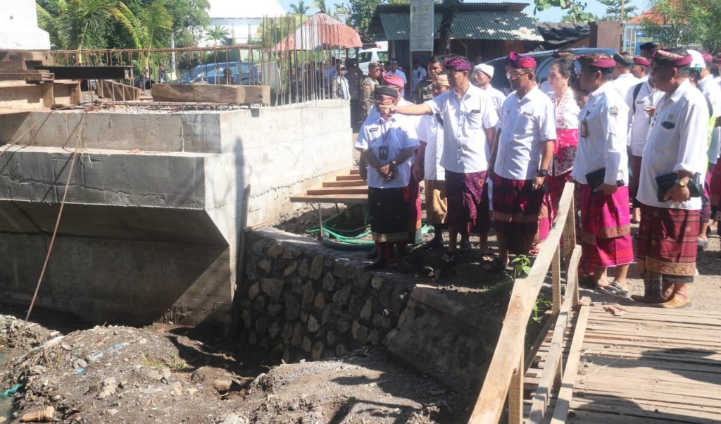 Dokumentasi dari - Kunker Perdana Bupati dan Wakil Bupati Buleleng Fokus Benahi Infrastruktur dan Pendidikan di Kawasan Pesisir Utara