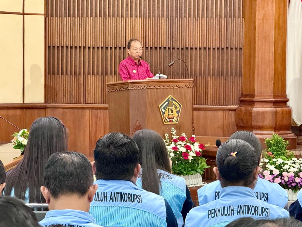 Dokumentasi dari - Pembangunan Lift Kaca di Kelingking, Gubernur Koster Tegaskan Pemda Bali Belum Ambil Keputusan Apapun, Tunggu Kajian Pansus TRAP DPRD