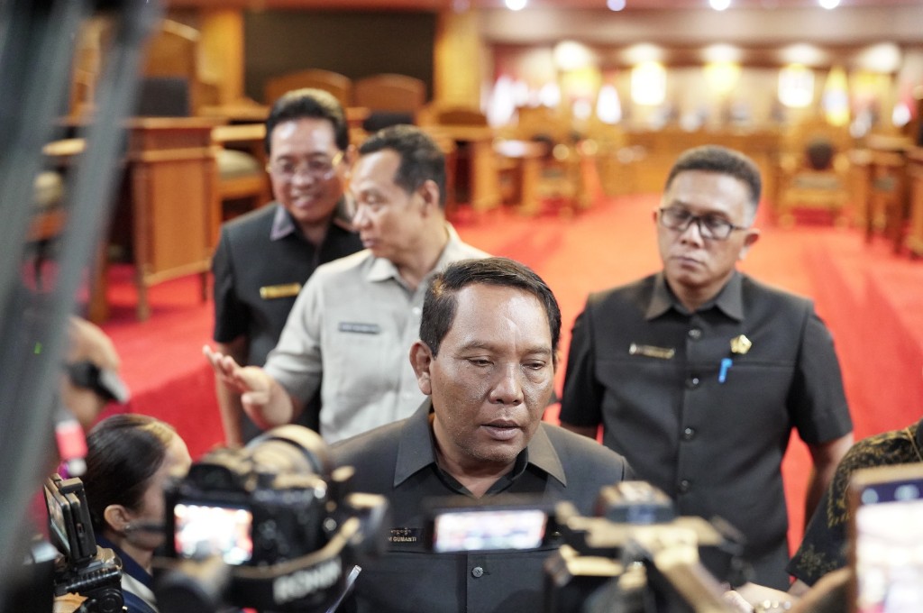 Dokumentasi dari - Anom Gumanti, Pariwisata Perhatikan Sekala Niskala, Kewajiban Pemerintah Memberikan Kemudahan Untuk Penanaman Modal