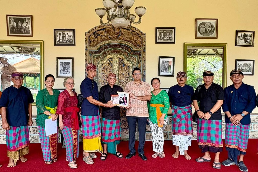 Puri Agung Karangasem Terima Konjen India Dr. Shashank Vikram, Peringatan 100 Tahun Rabindranath Tagore ke Bali