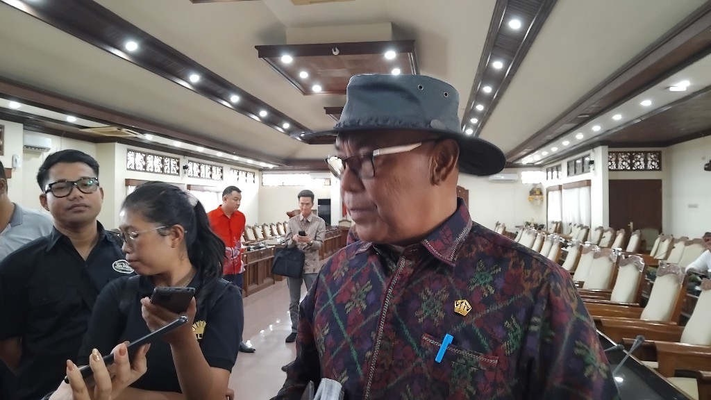 Dokumentasi dari - Pansus TRAP DPRD Bali Panggil Samabe Bali Suites & Villas, Dewa Rai: AMDAL Saja Ndak Ada, Berarti Selama Ini Melanggar Dia