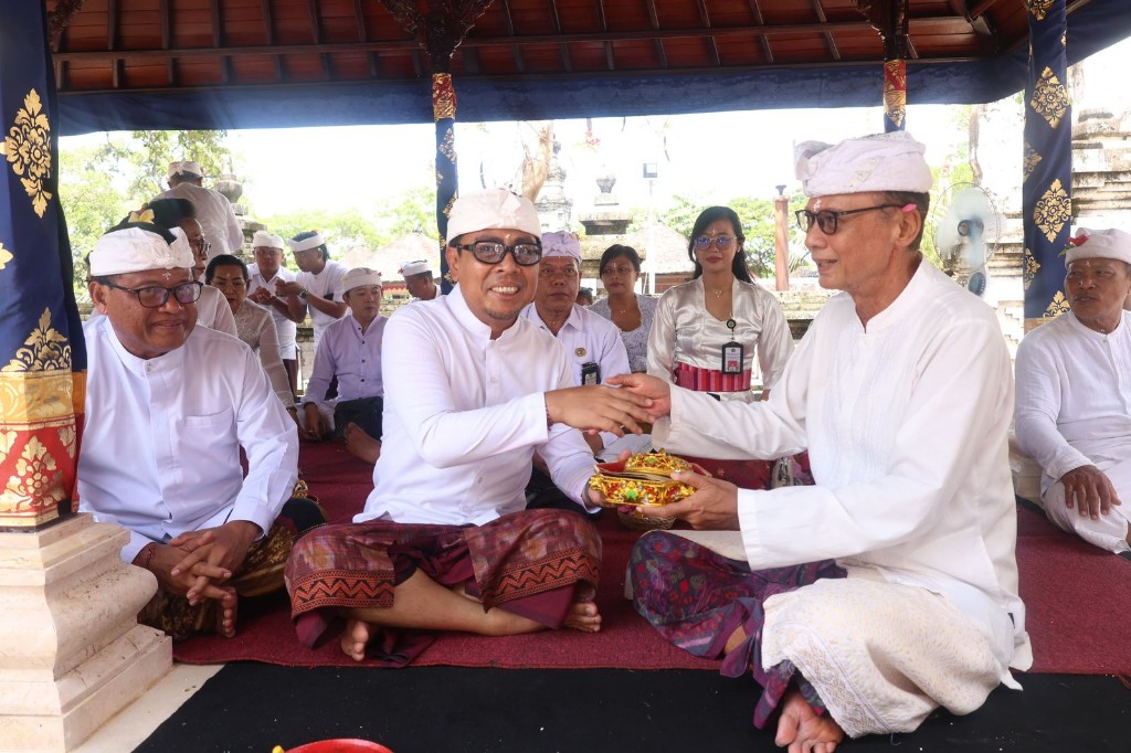Dokumentasi dari - Pemelaspasan Pelinggih Pura Pesamuan Agung Sakenan, Kelurahan Serangan
