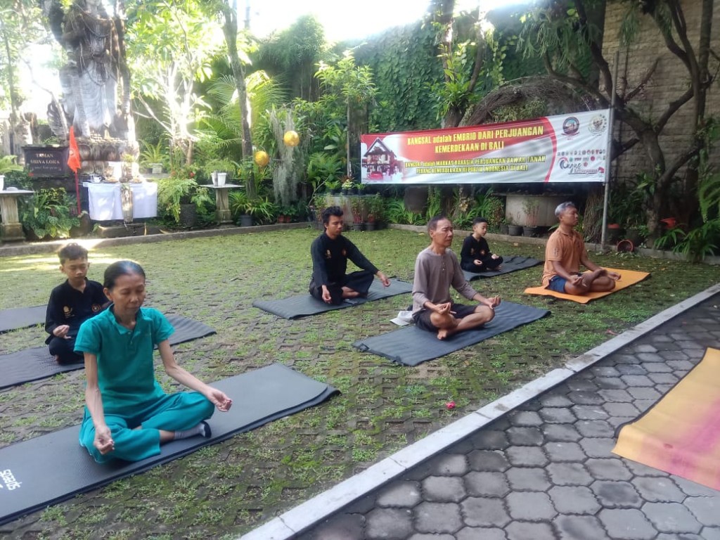 Perjalanan dari Biasa ke Luar Biasa: Sesi Sanatan Kriya Bulanan Dhyan Foundation di Bali