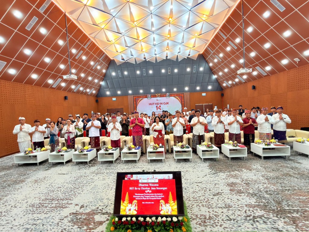 Dokumentasi dari - OJK Selenggarakan Dharma Wacana Dalam Rangka HUT OJK Ke-14