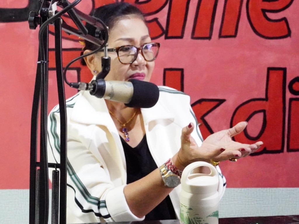 Dokumentasi dari - Sosialisasi di Radio Semeton Takdir, Ny. Putri Koster Tekankan Kesadaran Kolektif Kembalikan Alam Bali yang Bersih 