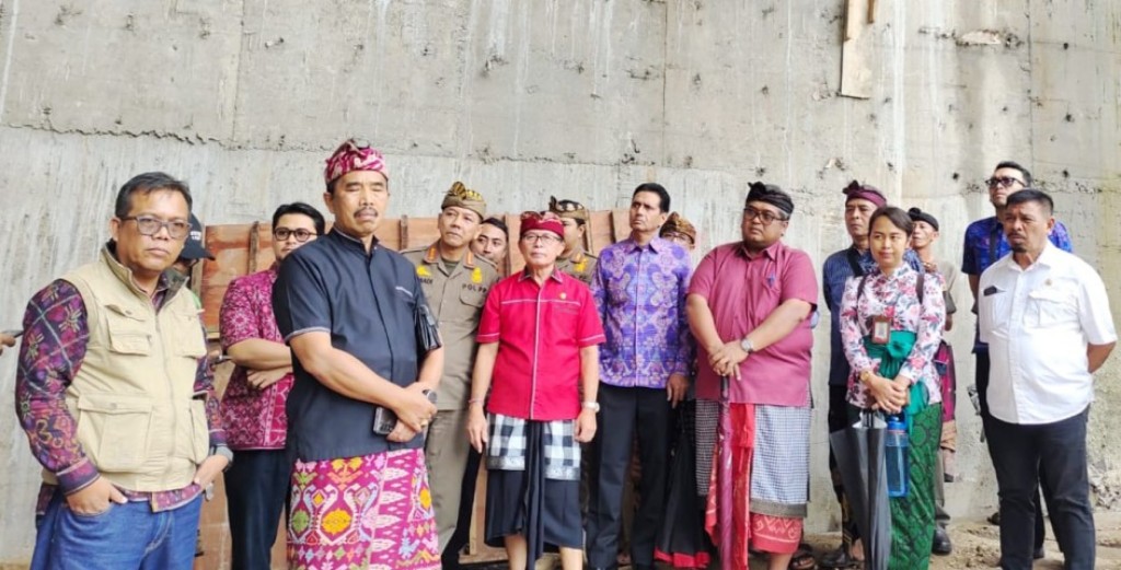 Dokumentasi dari - Pansus TRAP DPRD Bali Tolak Investor Perusak Lingkungan, Irigasi Subak dan Sungai Ditutup Bangunan JW Marriott Payangan 
