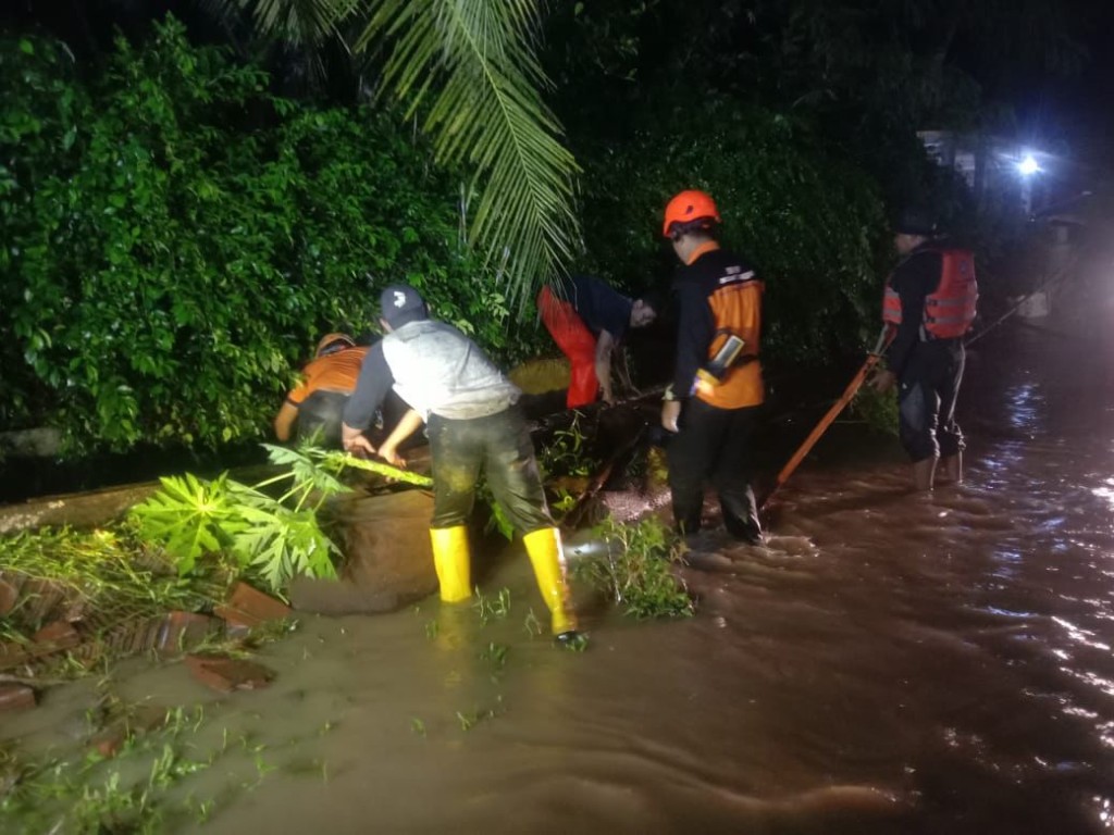 BNPB: Sejumlah Wilayah Terdampak Banjir dan Longsor, Warga Diminta Waspada Puncak Hujan