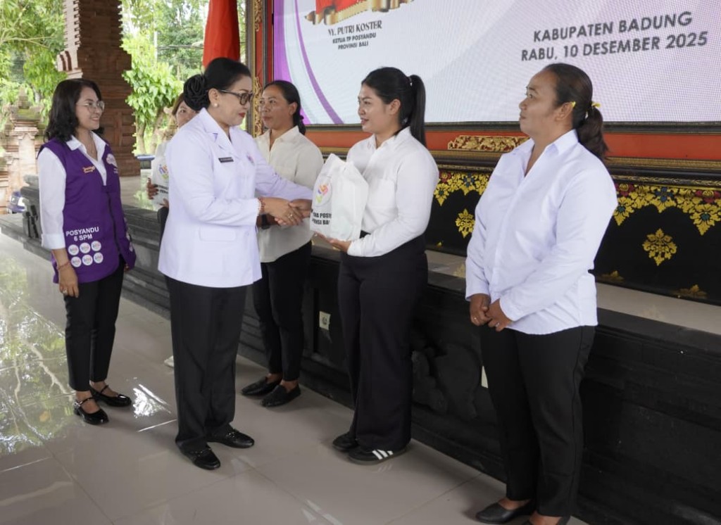 Dokumentasi dari - Posyandu Desa Adat Tegal Darmasaba Jadi Lokasi Aksi Sosial TP Posyandu Bali bersama Putri Koster