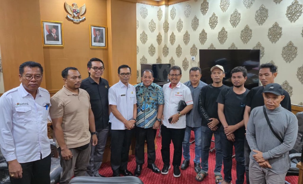 Dokumentasi dari - Viral Isu Pemotongan Upah Pematung Taman Makotek, Ketua Komisi II DPRD Badung Panggil Kadisparda, Pemborong dan Koordinator Pematung