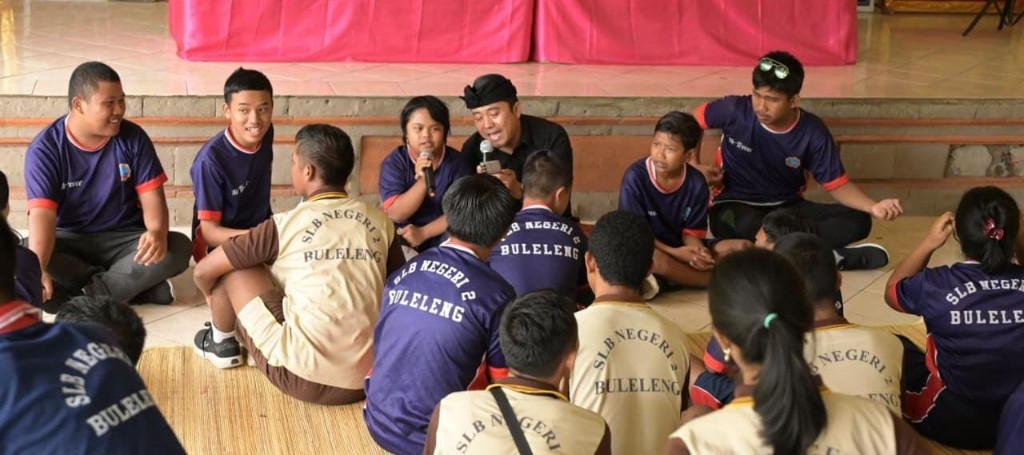 Dokumentasi dari - Akses Informasi Pemilu Bagi Difabel Masih Terbatas, KPU Buleleng Lakukan Sosialisasi Di SLB N 2 Singaraja