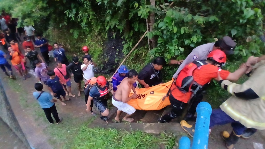 Tim SAR Evaluasi Korban di Dam Banjar Tegal
