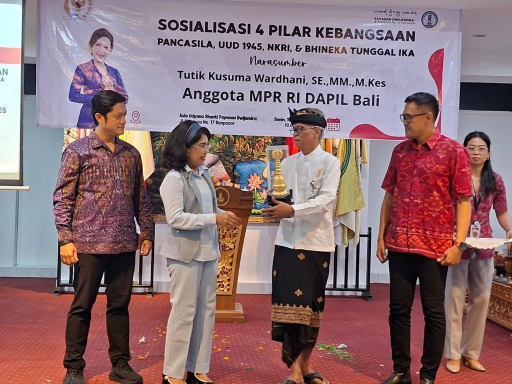 Dokumentasi dari - Tutik Wardhani Ajak Mahasiswa Undwi Perkuat Wawasan Kebangsaan, Sukseskan Program Magang Nasional