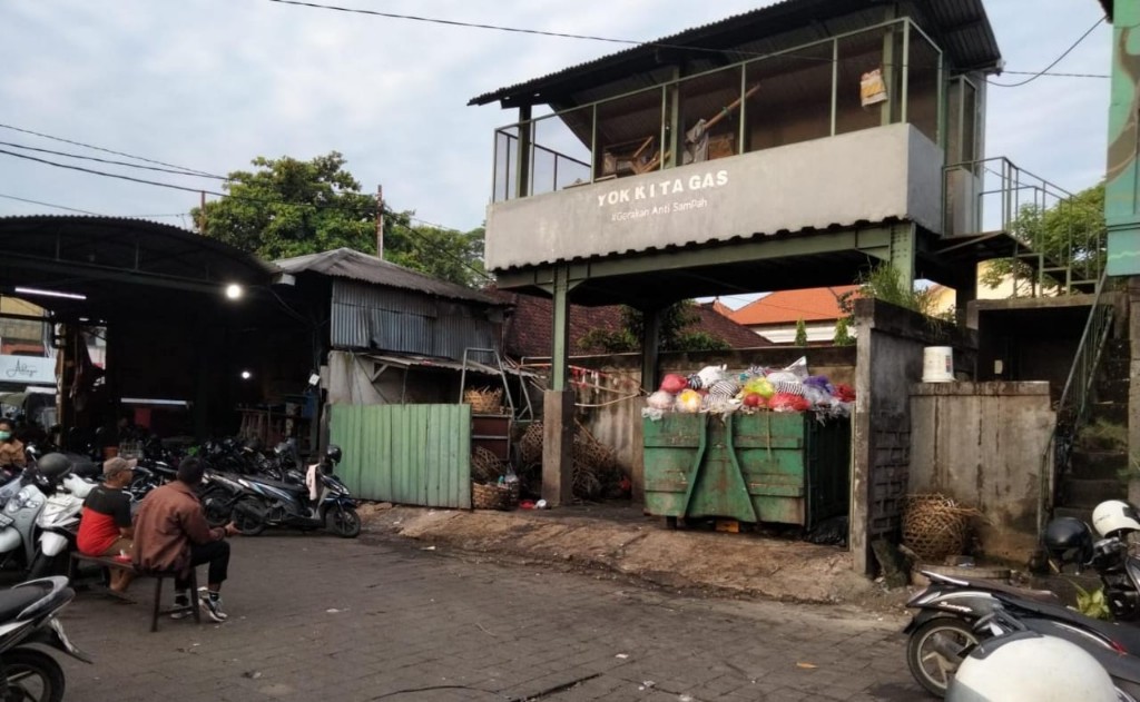 Dokumentasi dari - Imbas Penutupan TPA Suwung, Masyarakat Bawa Sampah ke Pasar Kreneng