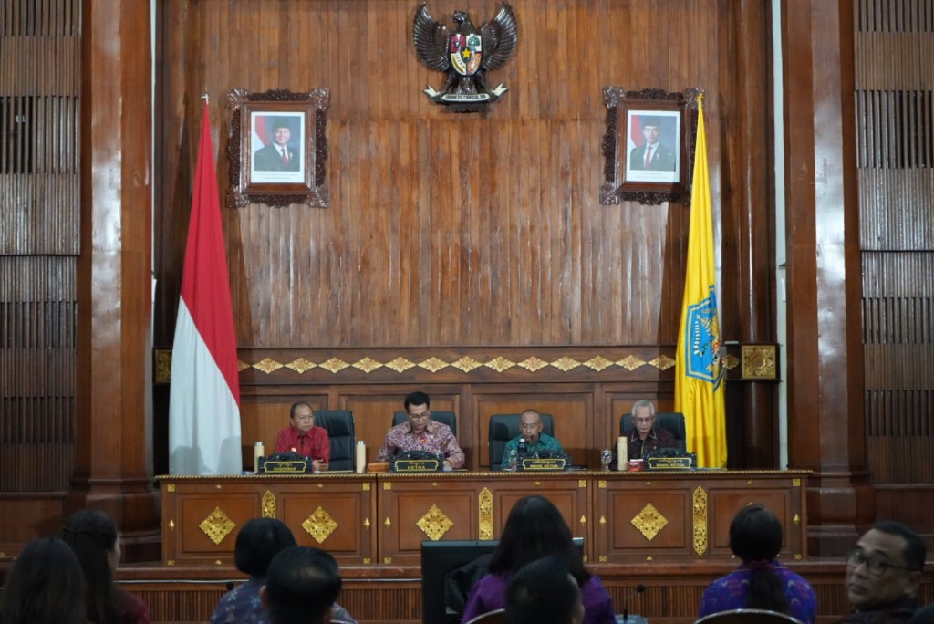Rapat Paripurna DPRD Bali ke-18; Bahas Lima Ranperda, Perlindungan Pantai hingga Larangan Nominee Lahan
