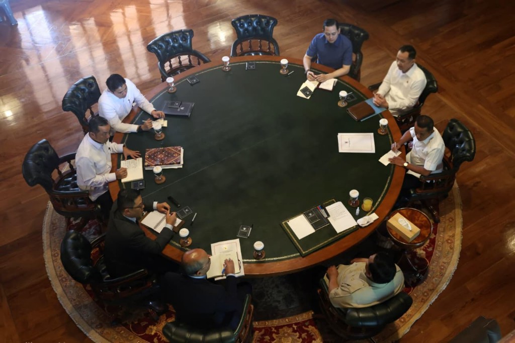 Dokumentasi dari - Presiden Prabowo Kumpulkan Menteri, Bahas Kampung Haji - Percepatan Pemulihan Sumatra