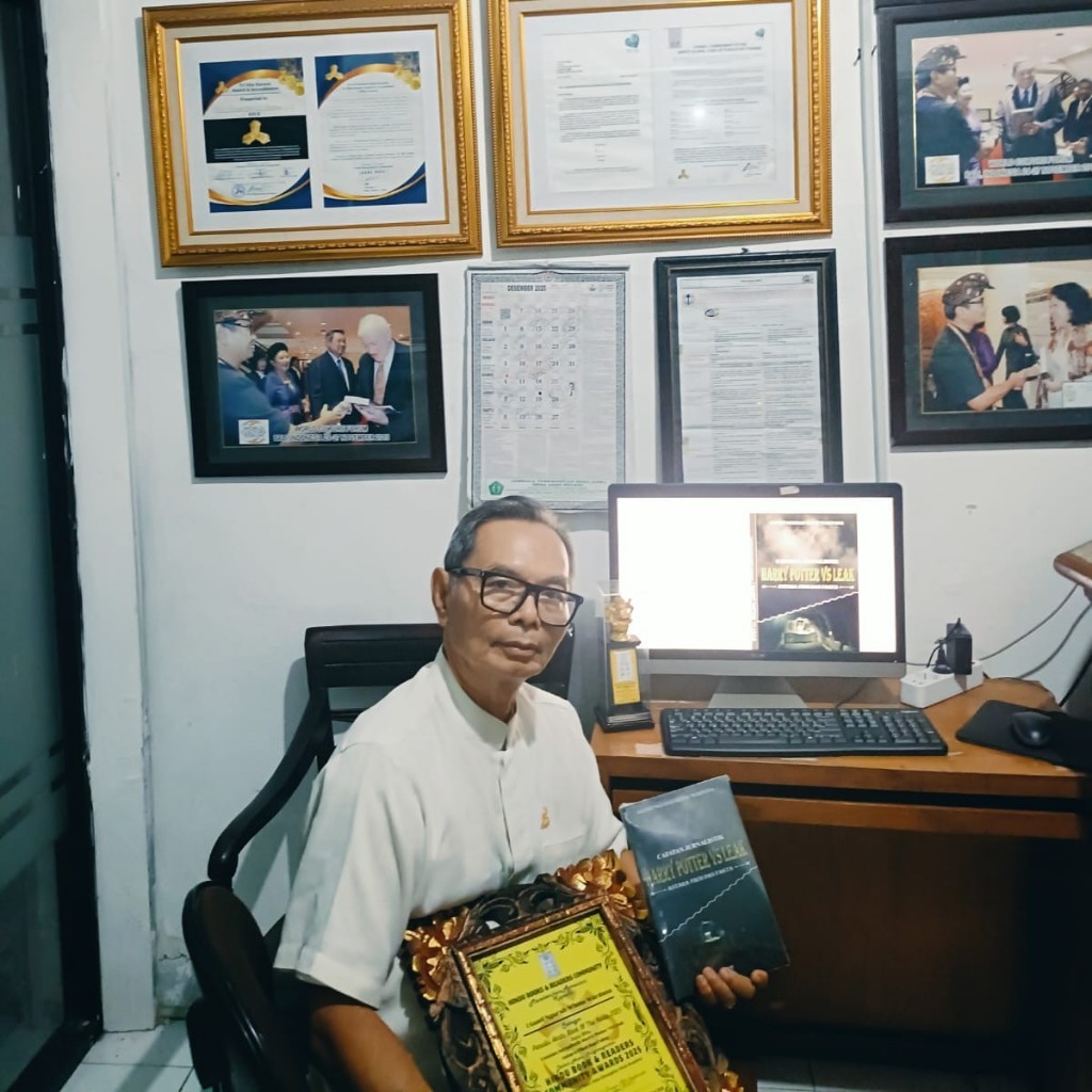 Dokumentasi dari - Buku ‘Harry Potter Vs Leak’ Dinobatkan sebagai Buku Hindu ‘Of the Year 2025’