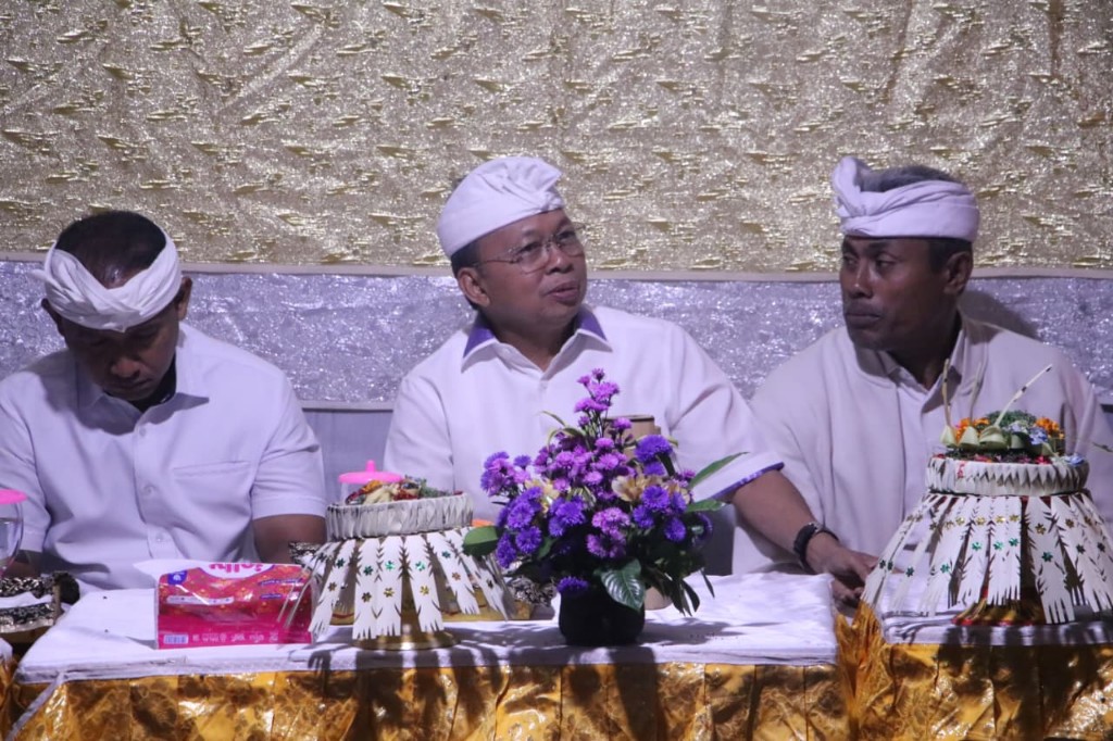 Dokumentasi dari - Hadiri Pujawali Pura Luhur Pucak Padang Dawa Tabanan, Gubernur Koster Mohon Keselamatan, Keharmonisan, Kesejahteraan Warga Bali dan Alam Semesta 