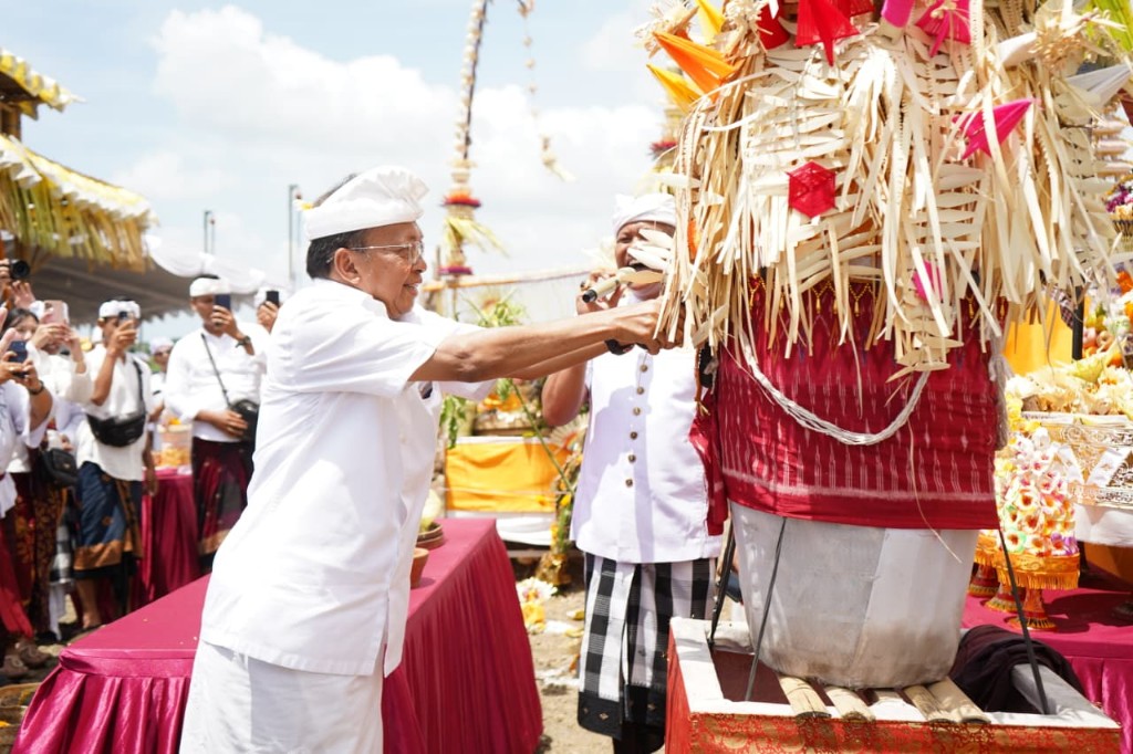 Dokumentasi dari - Gubernur Bali Wayan Koster Gelar Upacara Tawur Agung Labuh Gentuh di Kawasan Pusat Kebudayaan Bali