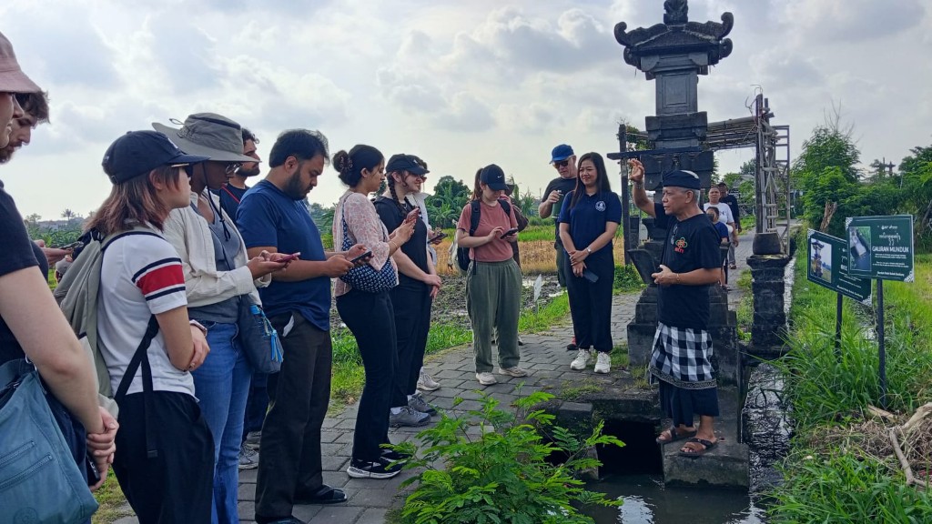 Dokumentasi dari - Mahasiswa Public Policy School, University of Maryland Belajar Subak di Dwijendra University