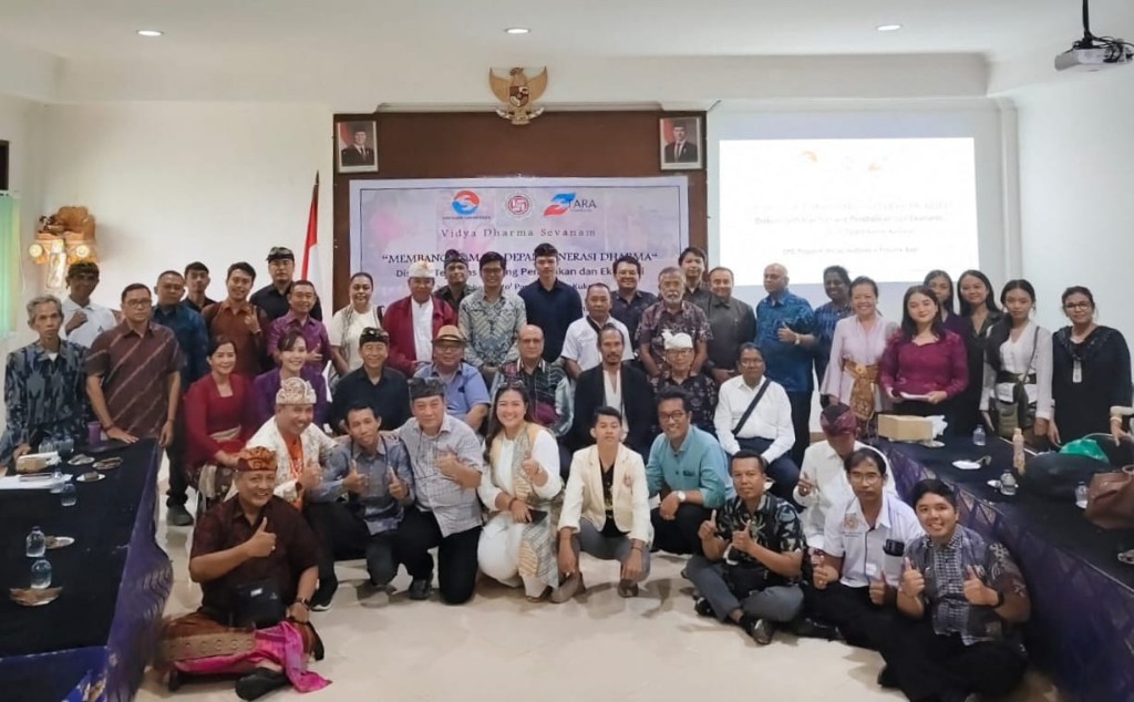 Diskusi Publik Prajaniti Bali: Vidya Dharma Sevanam, Membangun Masa Depan Generasi Dharma