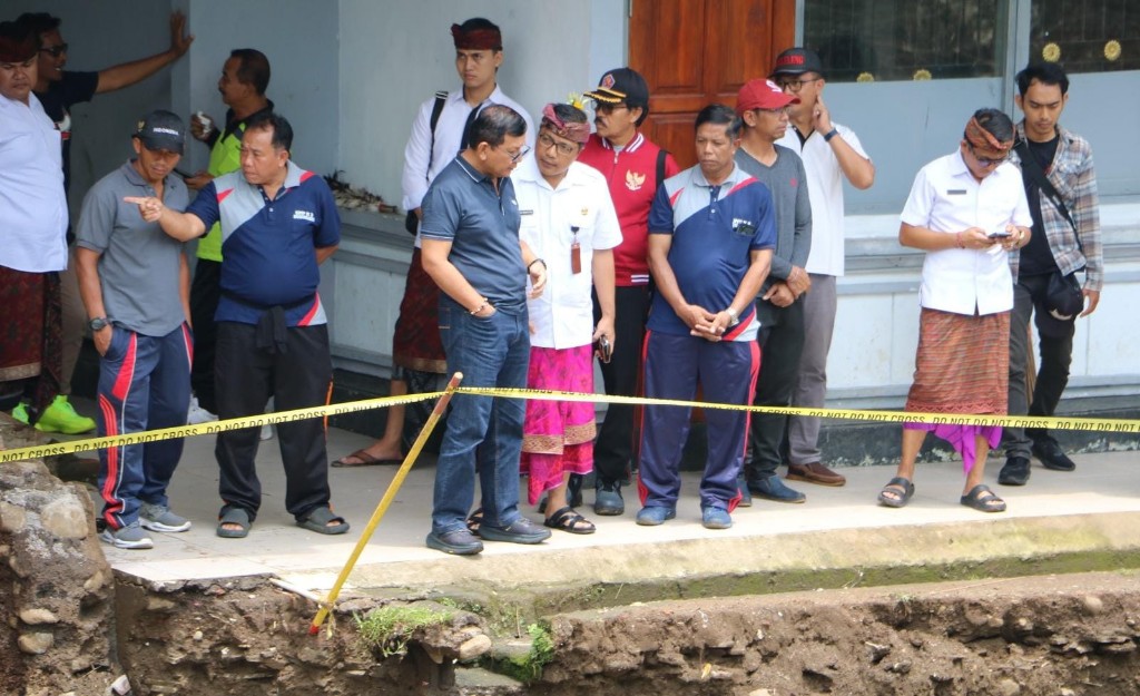 Dokumentasi dari - Pemkab Buleleng Pastikan Perbaikan SMPN 3 Busungbiu Dikerjakan Segera