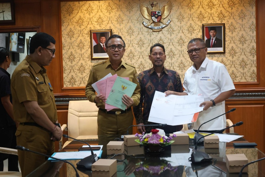 Pemkot Denpasar Terima Hibah Tanah Bangunan Kantor Pemerintah dari Kementerian Keuangan