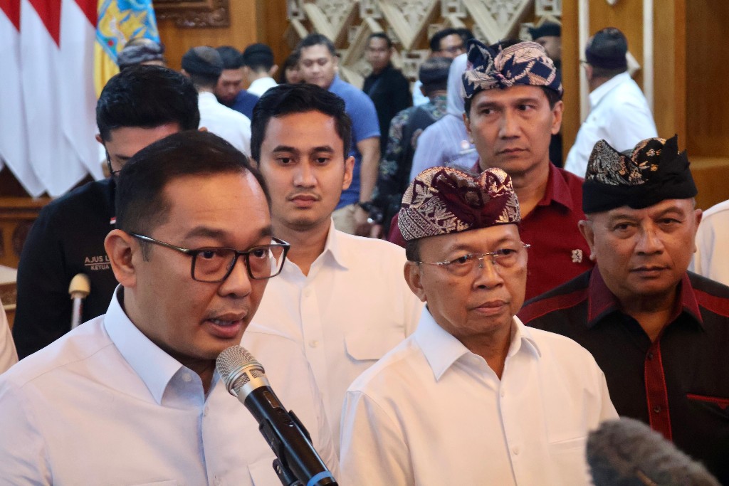 Invasi ke Sektor UMKM, Wamen Pasaribu; Penyalahgunaan Klasifikasi Usaha (KBLI) dan Persoalan PMA di Bali