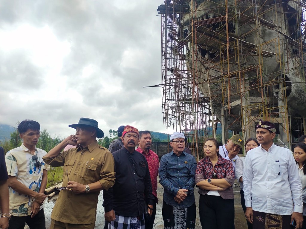 Segel: Indikasi Perampasan Ruang Publik, Skandal Bangunan Mewah di Danau Beratan