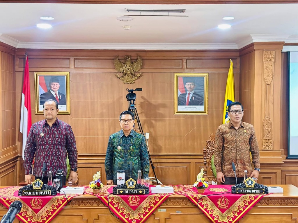 Ketua Komisi III DPRD Badung Ponda  Hadiri Pelantikan Direksi Perumda Pasar dan Pangan Mangu Giri Sedana