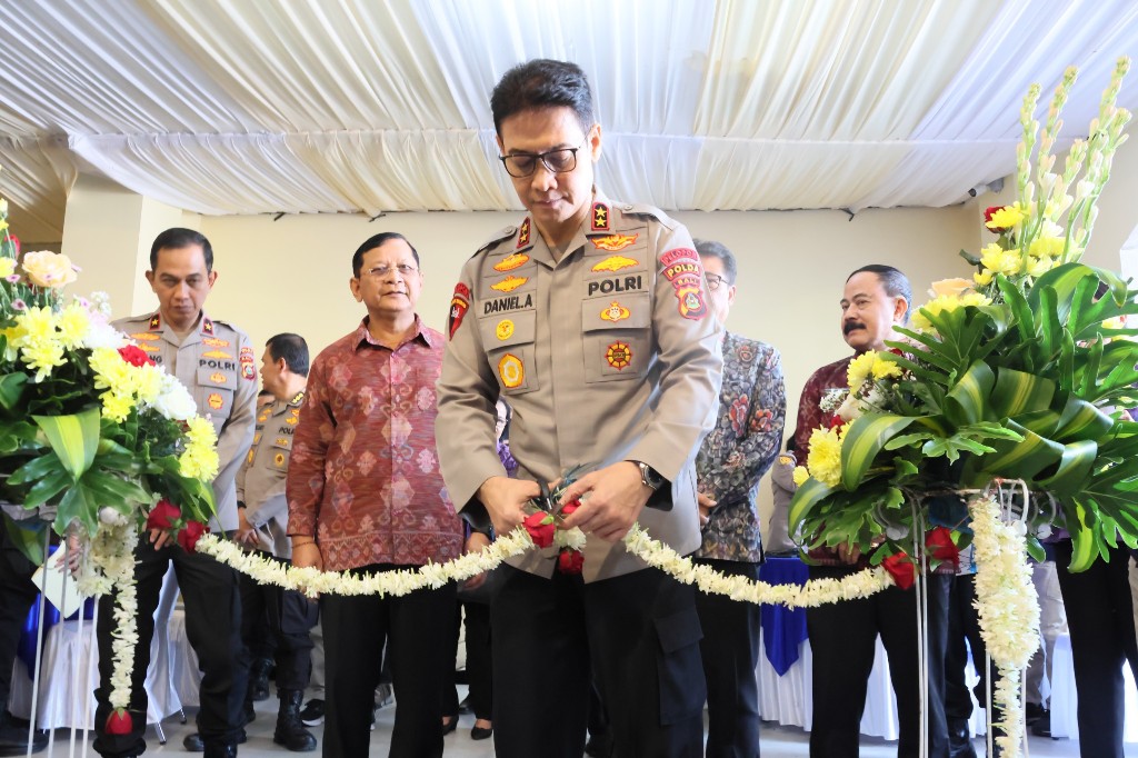 Dokumentasi dari - Tingkatkan Kualitas Pelayanan Publik, Kapolda Bali Resmikan Rumjab PJU dan Gedung Dit Tahti