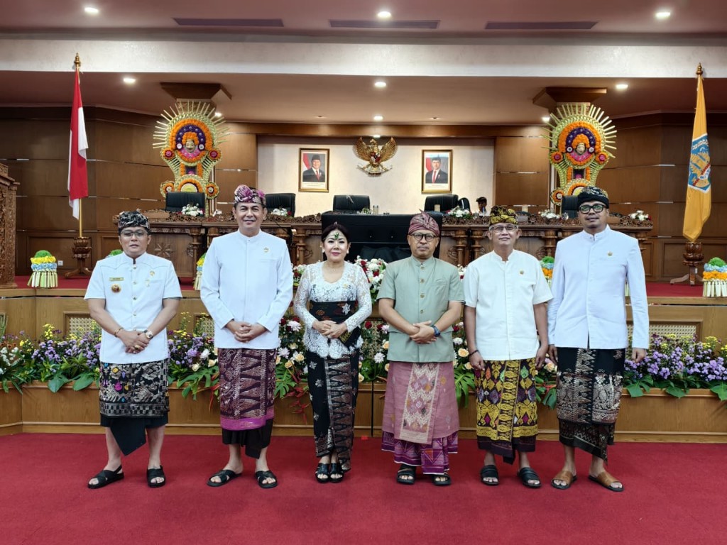 Komang Dyah Jadi PAW Alm Ray Yusha, Pak Oles Dukung Istri jadi DPRD Bali