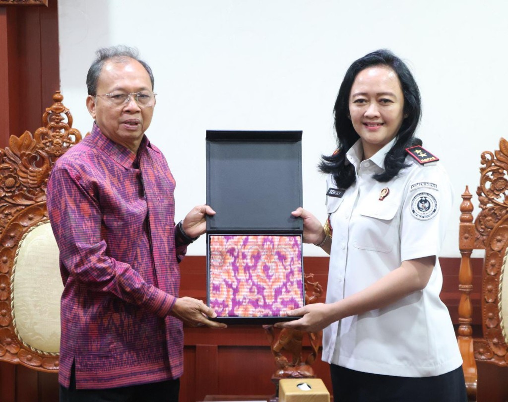 Gubernur Koster Ajak Imigrasi Aktif dan Konsisten Libatkan Satgas Awasi Ketat WNA di Bali 