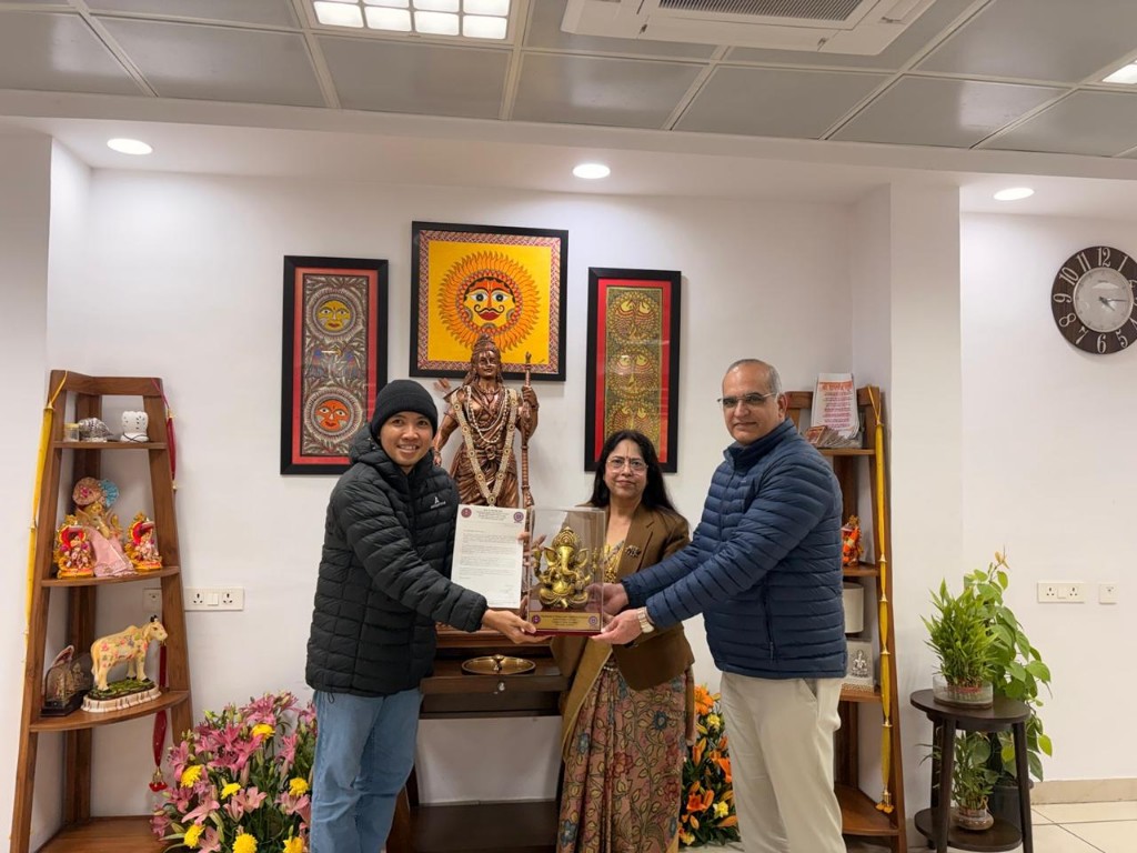 Dokumentasi dari - Bagus Andi Akademisi IMK Singaraja Raih Presenter Terbai Konferensi Internasional di Delhi University India