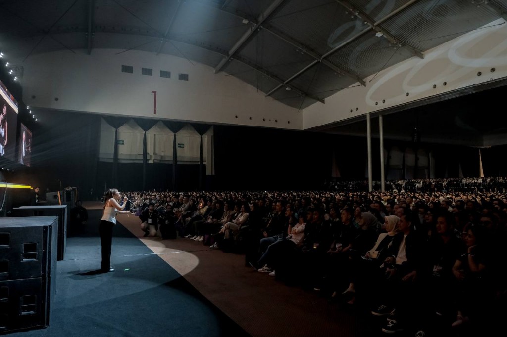 Kemenpar Mantapkan Posisi Indonesia sebagai Destinasi MICE Unggulan di AIME Melbourne 2026