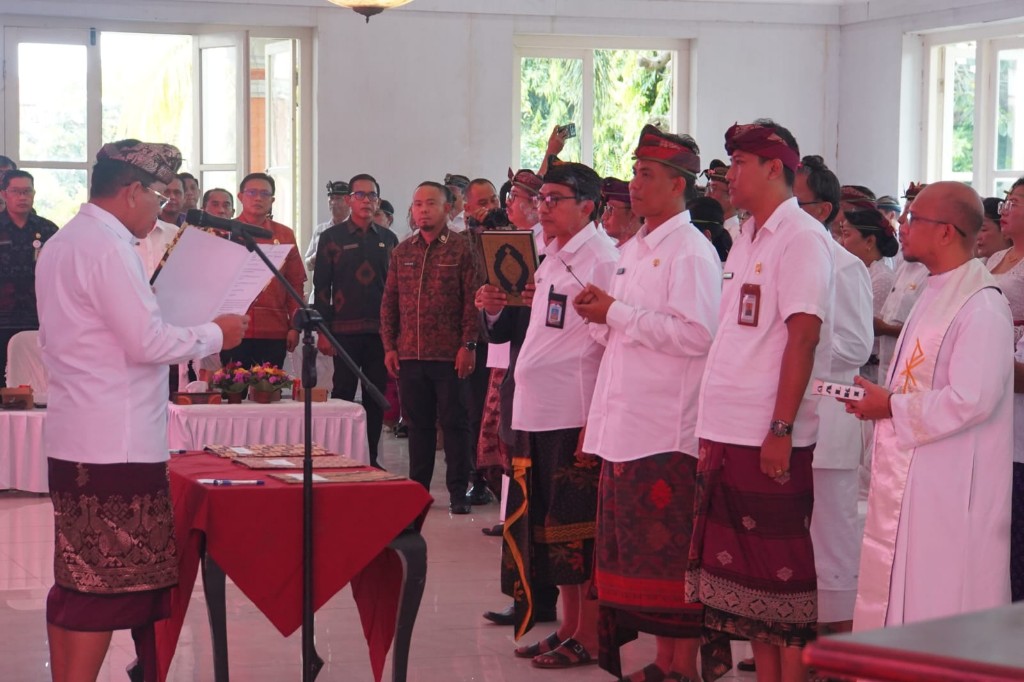 Bupati Buleleng Lantik 187 Pejabat, Tekankan Komitmen Pemkab Buleleng Bersih dari Korupsi
