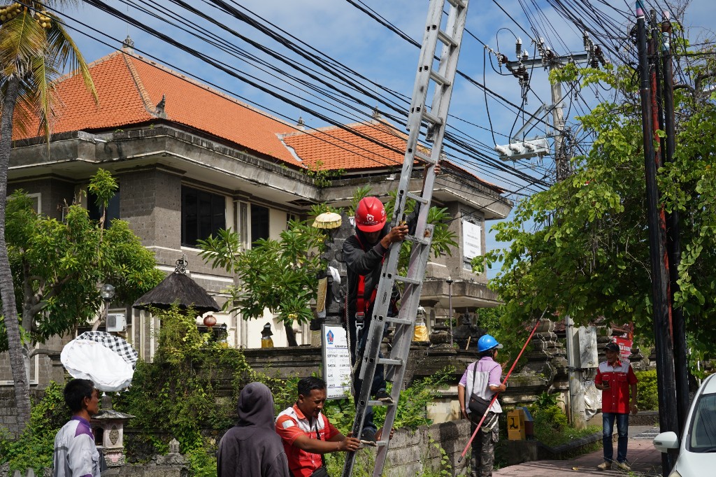 Kabel Fiber Optik Semrawut, Ditertibkan Pemkab Buleleng