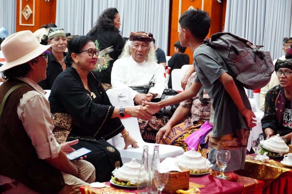 Ny. Putri Koster Saksikan Pementasan Drama “Blanjong”, Hidupkan Jejak Sejarah Bali dalam Bulan Bahasa Bali ke-VIII