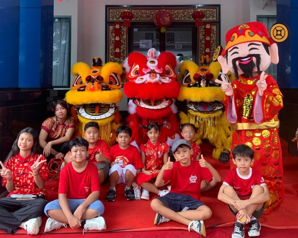 DCC School Rayakan Imlek 2577, Dimeriahkan Tari Barongsai