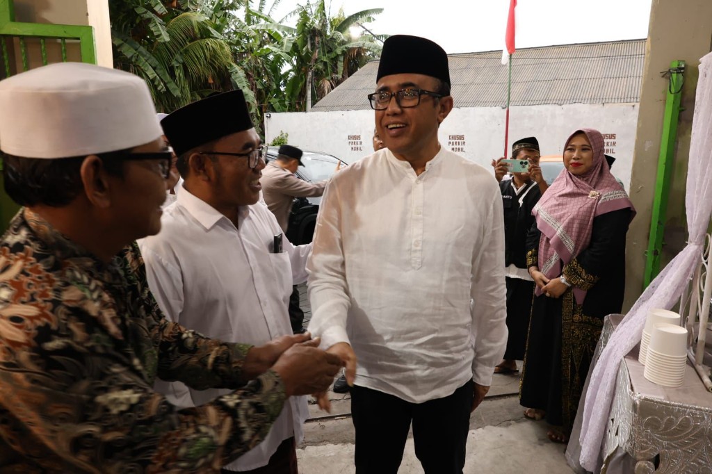 Dokumentasi dari - Walikota Jaya Negara Hadiri Buka Puasa Bersama di Musholla Thoriqussalam