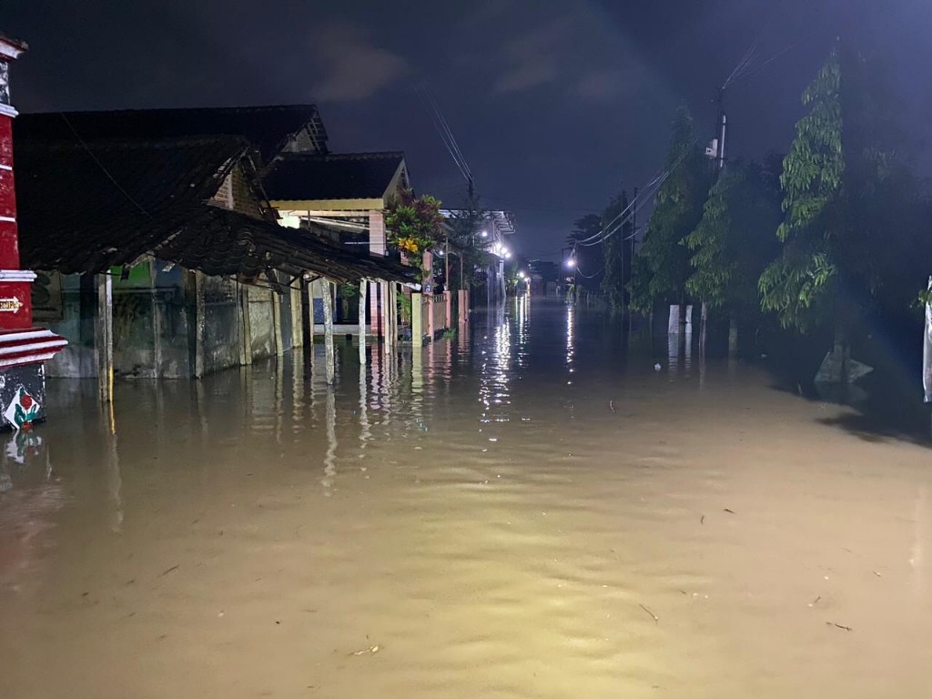 Dokumentasi dari - Hujan Ekstrem Picu Banjir di Jateng–Jatim, Ribuan KK Terdampak