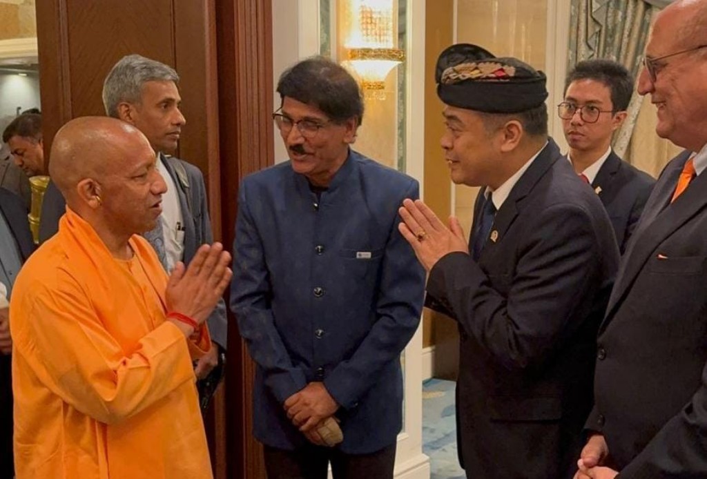 Kuatkan Diplomasi Hindu, AWK Bertemu Kepala Menteri Uttar Pradesh India Yogi Adityanath di Singapura